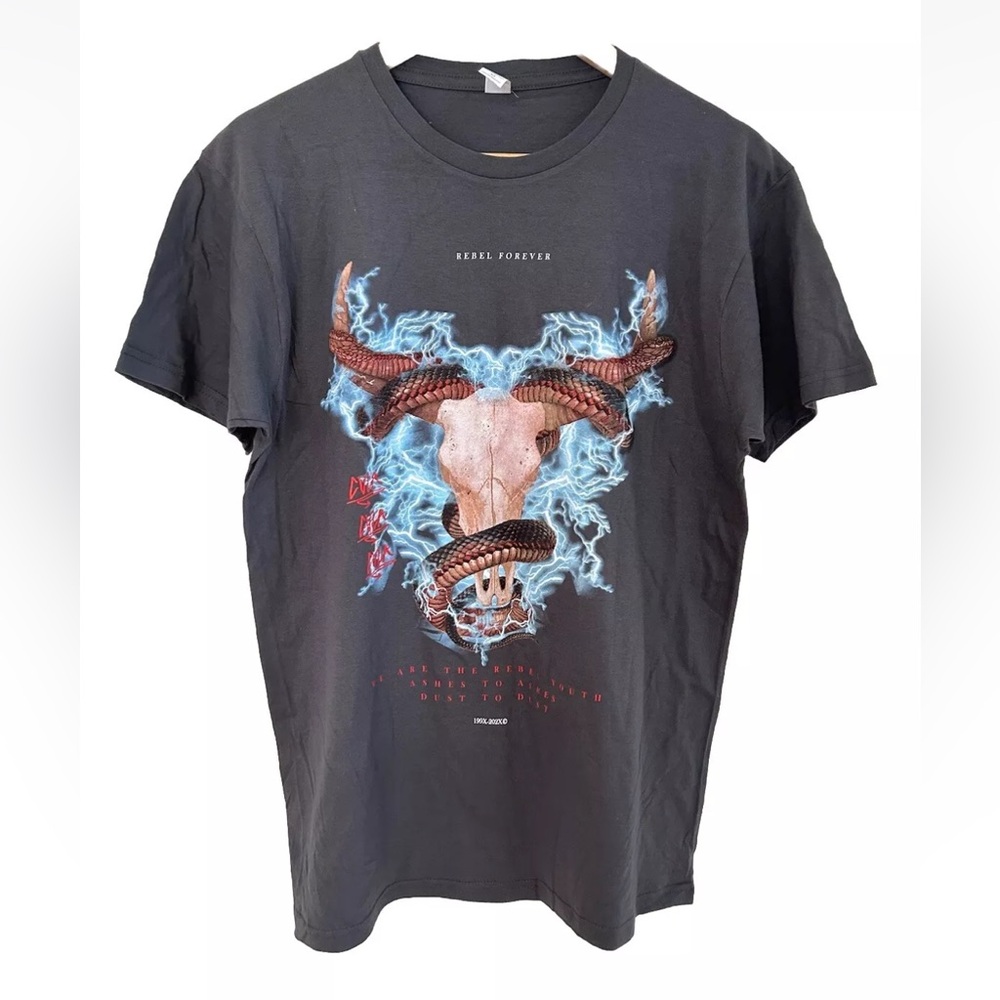 Rebel Forever Western Bull Steer Snake Grey T Shirt NWOT Size Medium